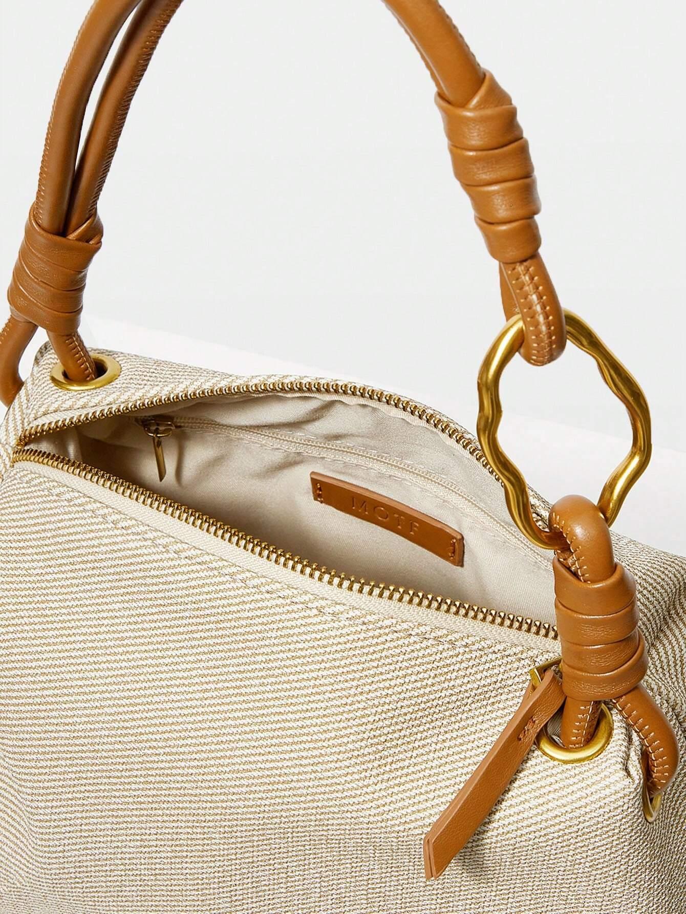Bolsa Minimalista De Ombro Com Detalhes Na Alça - Venezia